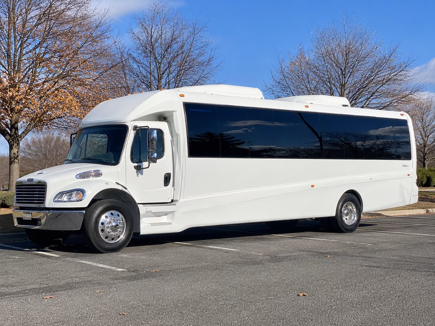 bachelorette and birthday party buses through deep ellum uptown and lower greenville