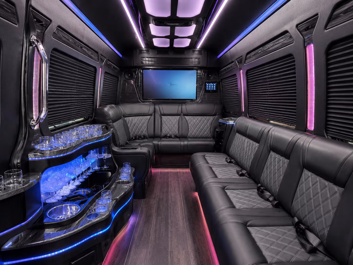corporate event shuttles between downtown dallas las colinas and frisco